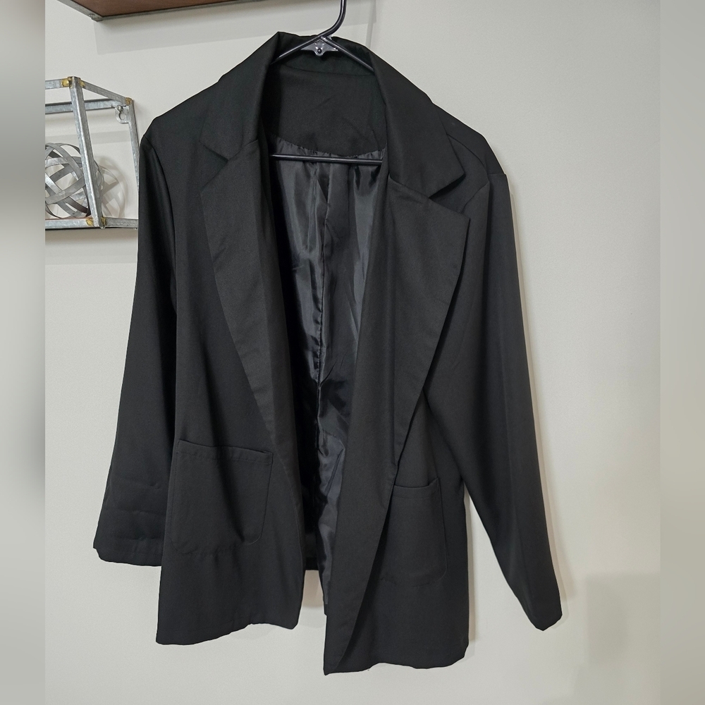 Classic Black Women's Blazer​